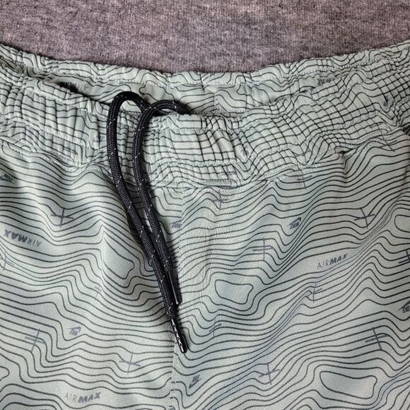 Nike Air Max All Over Print Men's Size L Shorts Grey Black DO7243-013 - Picture 5 of 10